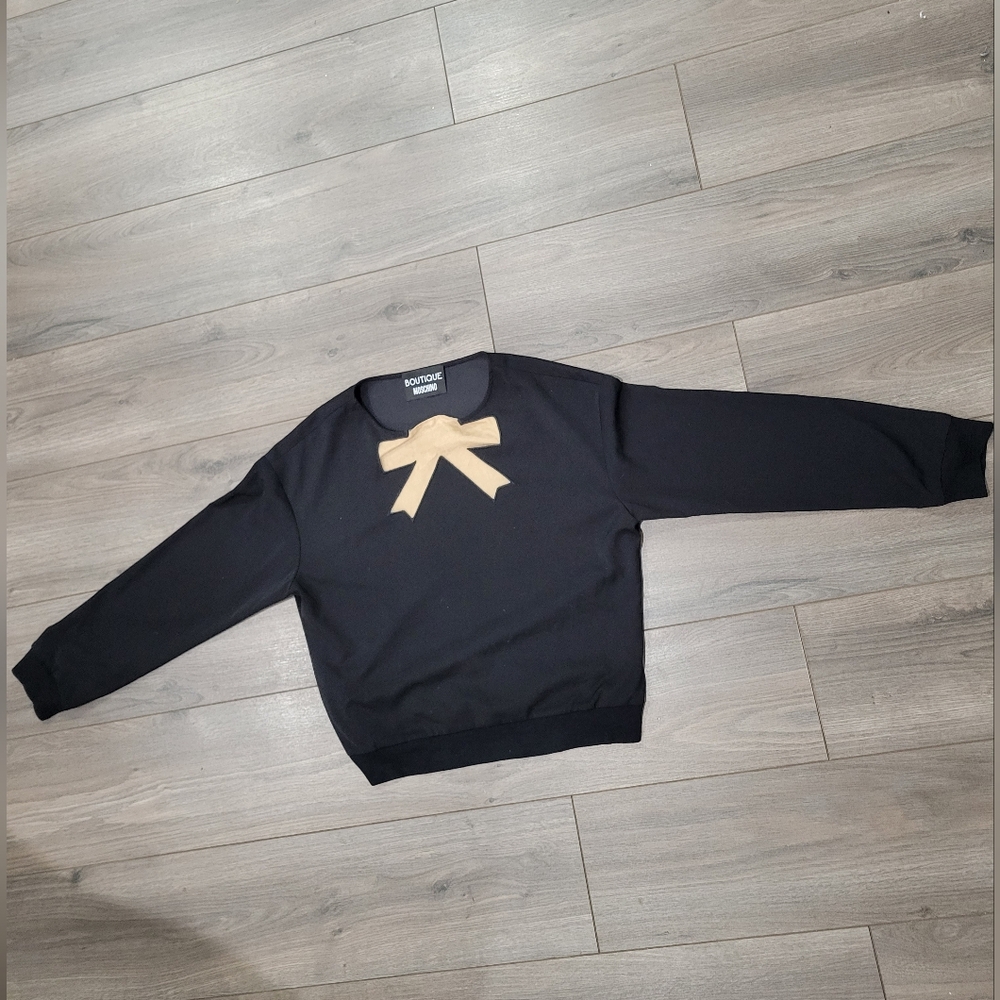 Boutique Moschino Black Women's Sweater with Gold Bow - Size Medium - Picture 3 of 9